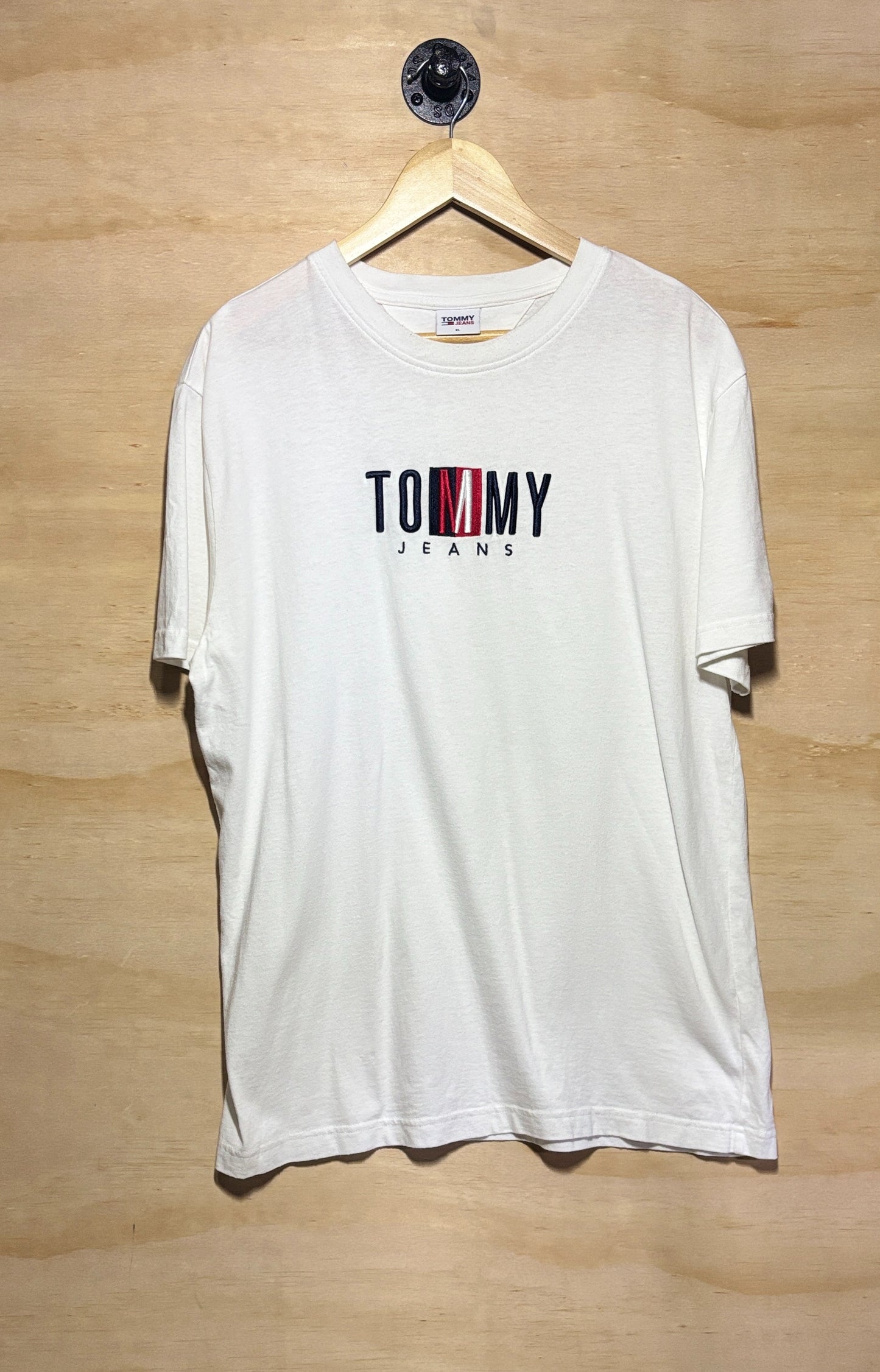 Tommy Hilfiger Embroidered Contrast Logo T-Shirt | X-Large