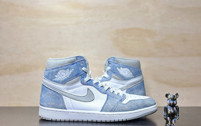 Jordan 1 Retro High Hyper Royal | US10