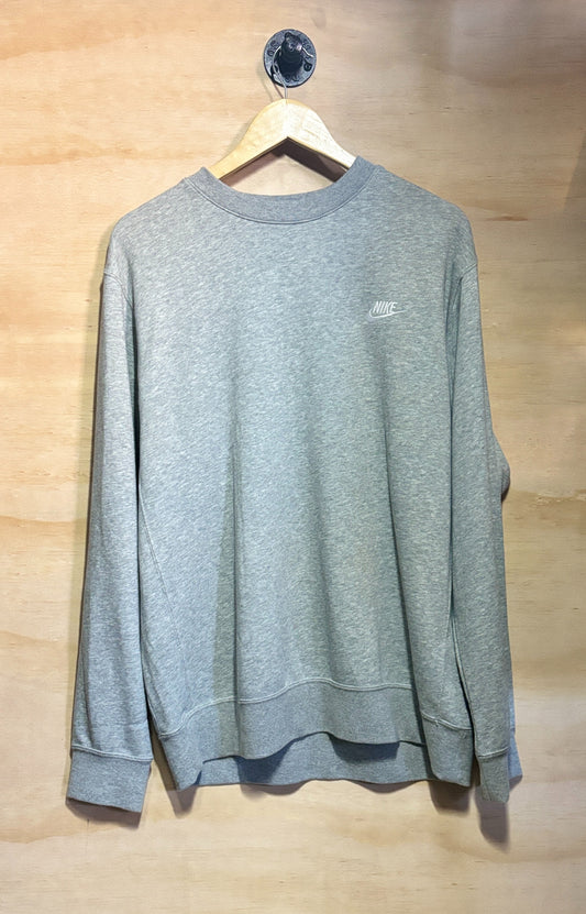 Nike Embroided Chest Logo Crewneck | Large