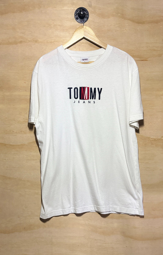 Tommy Hilfiger Embroidered Contrast Logo T-Shirt | X-Large