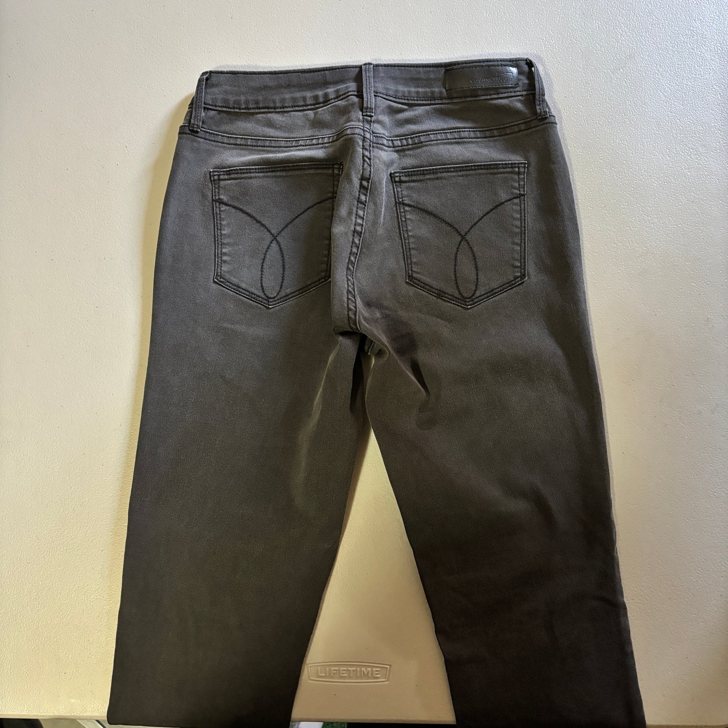 Calvin Klein Jeans | 27
